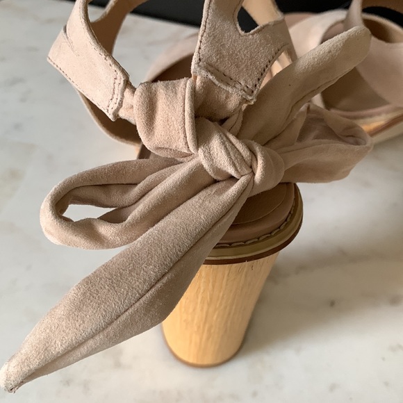 Very Volatile Women’s Ashlee Dress Sandal - Picture 14 of 16